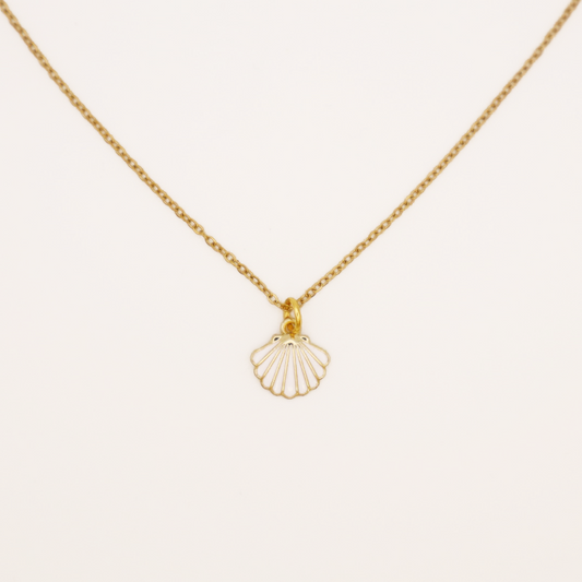 Small Seashell Necklace | 18k gold plated